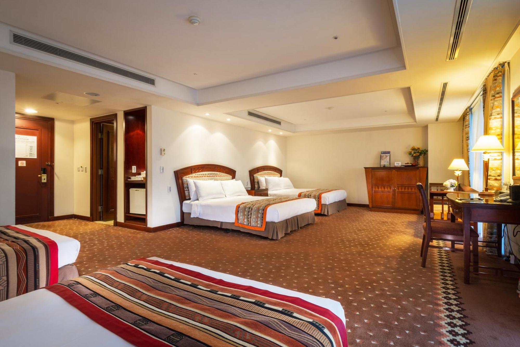 Formosan Naruwan Hotel T'ai-tung Eksteriør billede A suite at the hotel